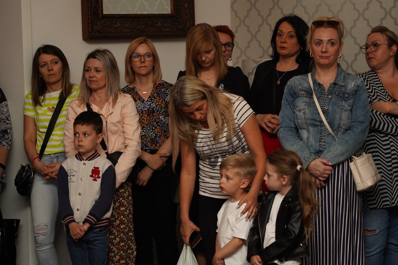 Po egzaminach czas na zabawę. Ósmoklasiści mieli bal ZDJĘCIA