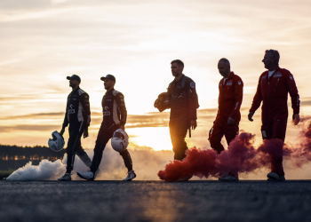 Niecodzienna flaga naszych. Zobacz zdjęcia