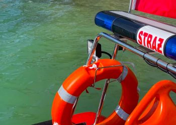 Akcja na jeziorze. Na pomoc wezwali strażaków