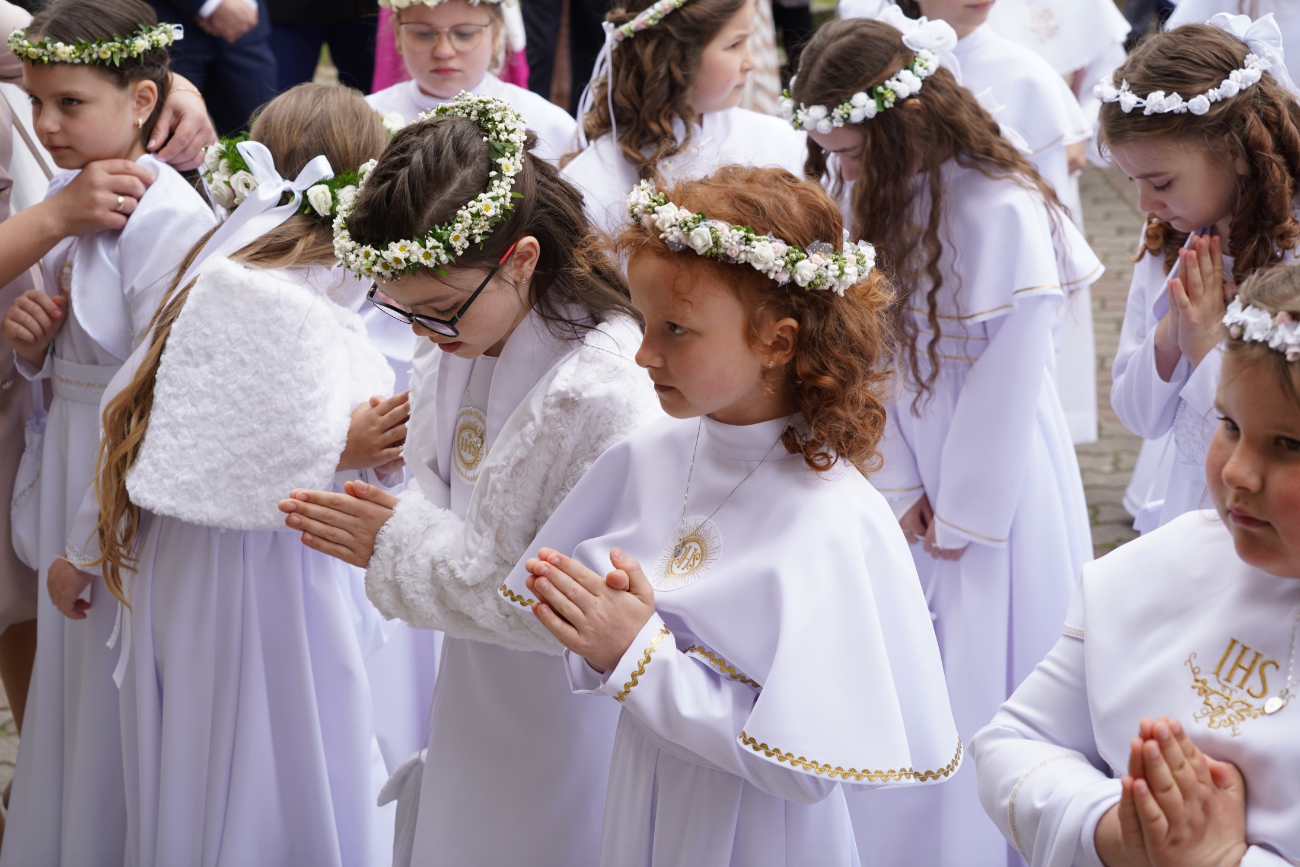 Komunia w Strzałkowie ZDJĘCIA