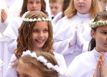 Komunia w Strzałkowie ZDJĘCIA