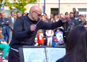 Orkiestra zagrała dziś dla słupczan FILM