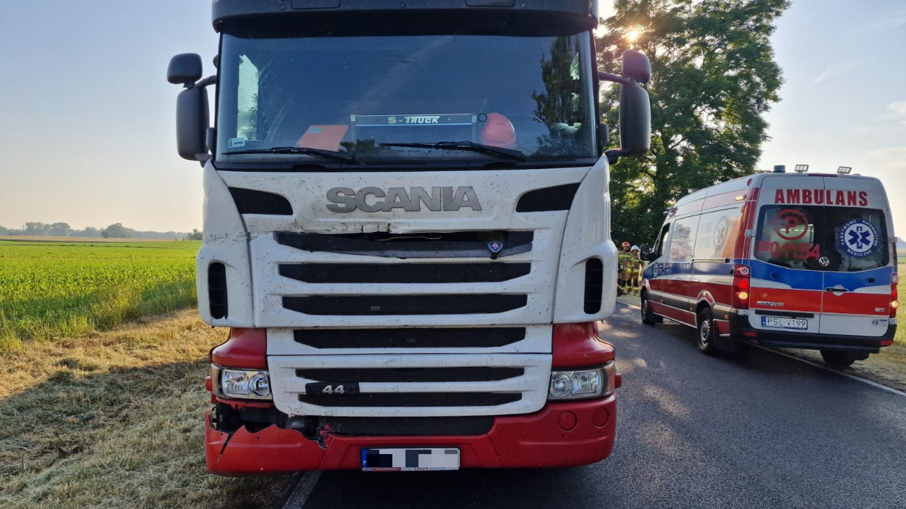 Zderzenie ciągnika i ciężarówki