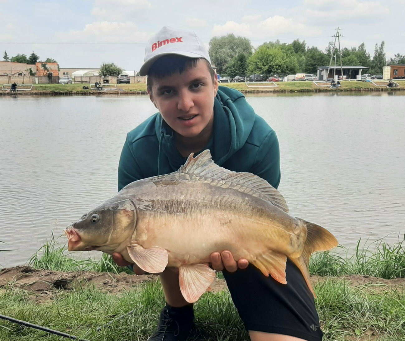 Łowili duże ryby. Kolejne zawody Mostostalu ZDJĘCIA