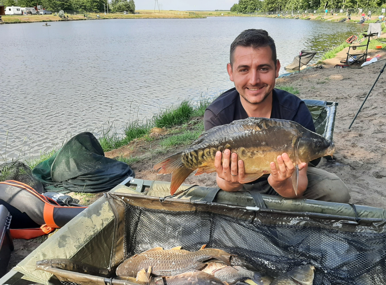 Łowili duże ryby. Kolejne zawody Mostostalu ZDJĘCIA