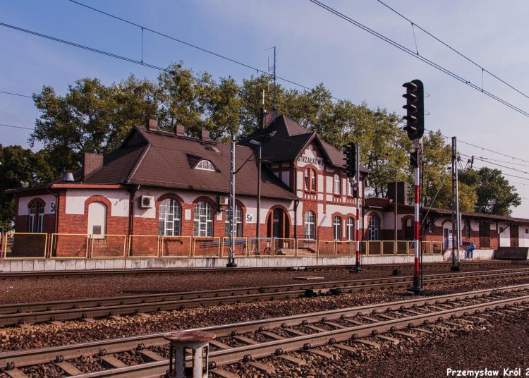 „To jest nie do wytrzymania”. Za długo czekają na przejeździe kolejowym