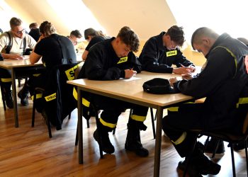 64 strażaków zdało egzamin