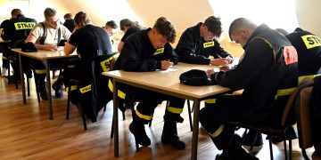 64 strażaków zdało egzamin