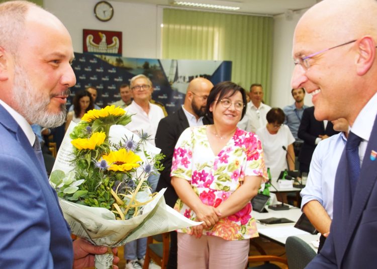 Zarząd powiatu wykonał budżet. Radni pochwalili