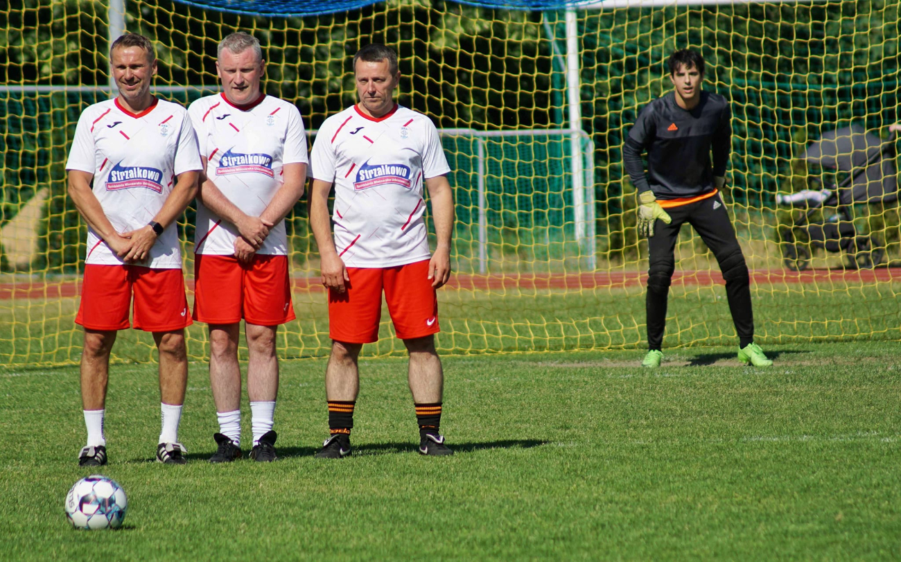 Niezwykły mecz przyciągnął tłumy ZDJĘCIA