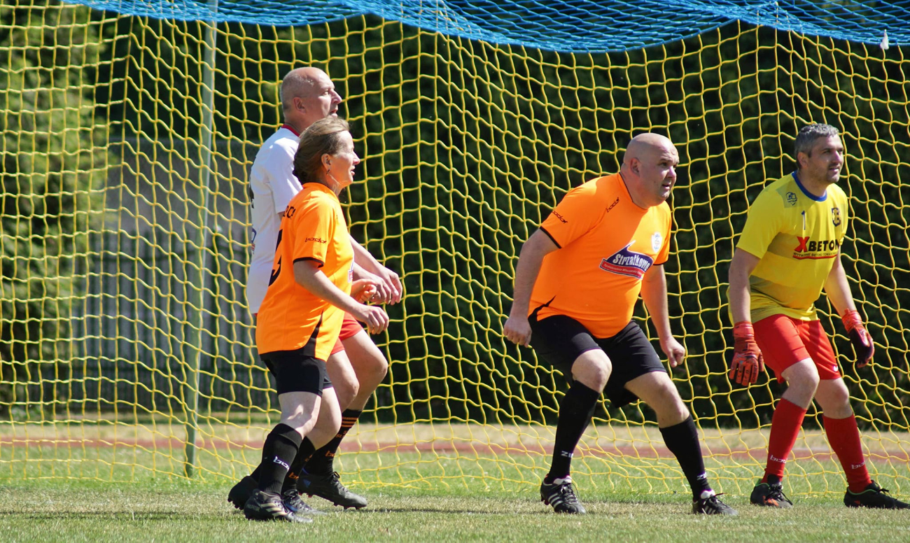 Niezwykły mecz przyciągnął tłumy ZDJĘCIA