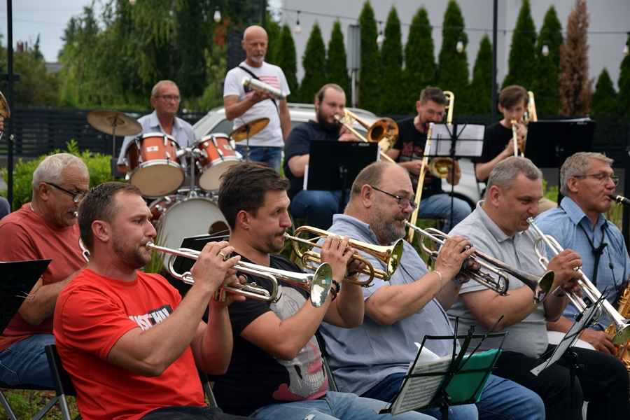 Orkiestra zagrała w Strefie Relaksu. Zobacz zdjęcia i film