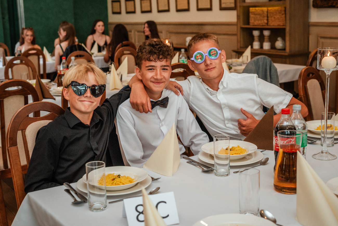 Tak się bawili ósmoklasiści ze Strzałkowa ZDJĘCIA