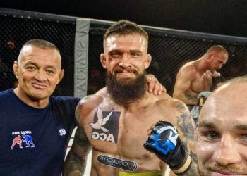 Zdobył pas w kategorii półciężkiej