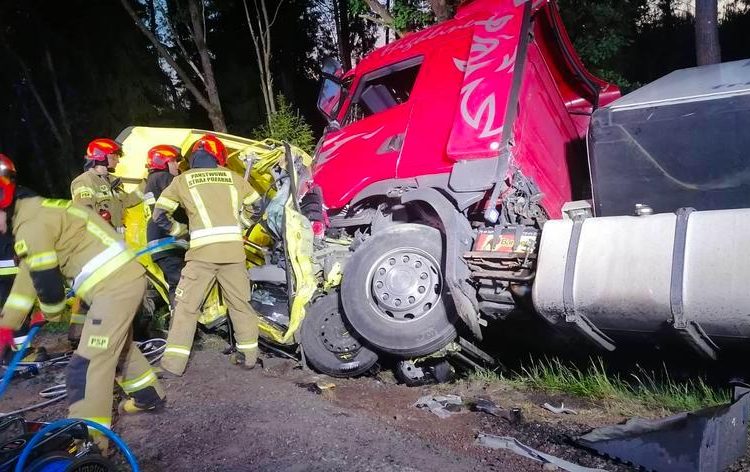 Tragedia w drodze do domu. Zginęły dwie osoby