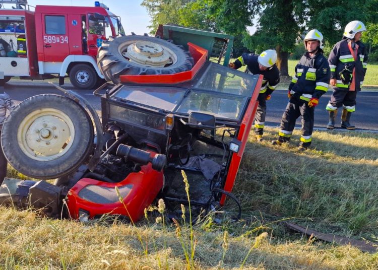 Zderzenie ciągnika i ciężarówki
