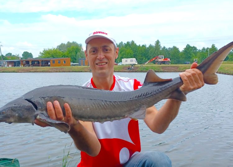 Łowili duże ryby. Kolejne zawody Mostostalu ZDJĘCIA