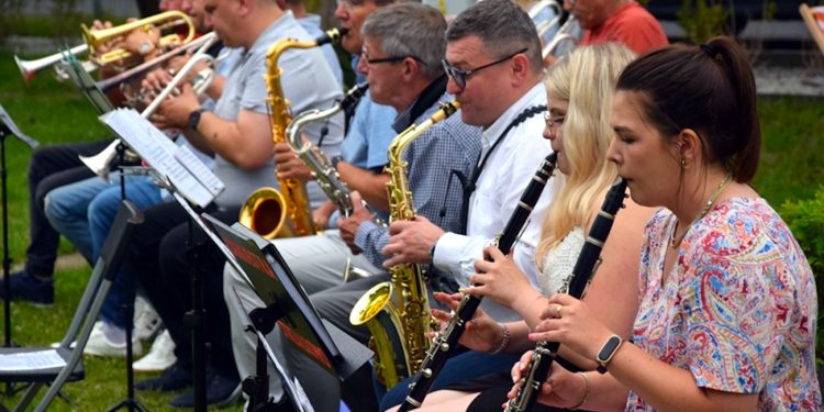 Orkiestra zagrała w Strefie Relaksu. Zobacz zdjęcia i film