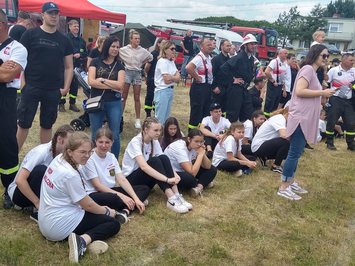 Kilkaset osób bawi się na Wiankach w Ciążeniu