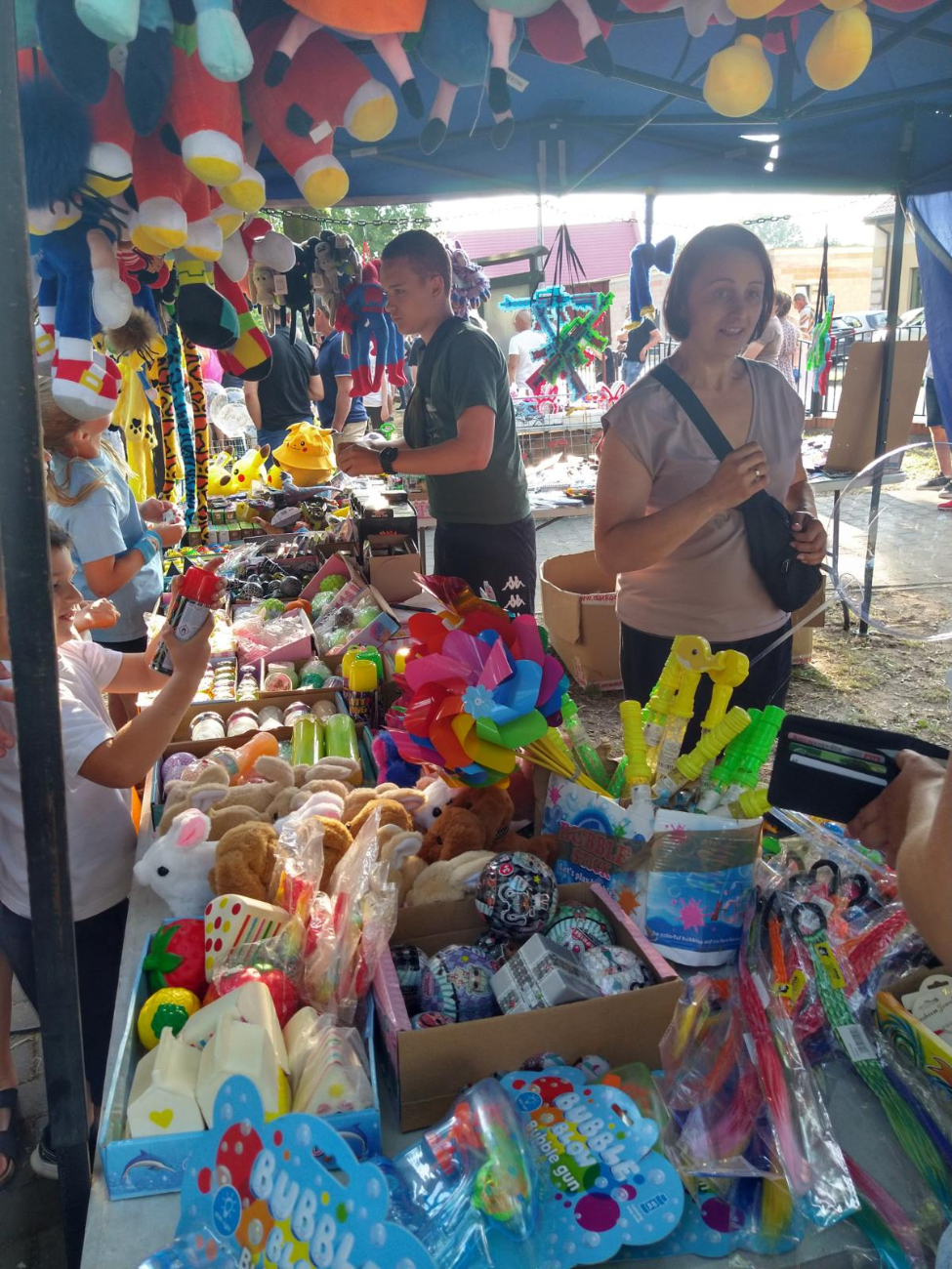 Kilkaset osób bawi się na Wiankach w Ciążeniu