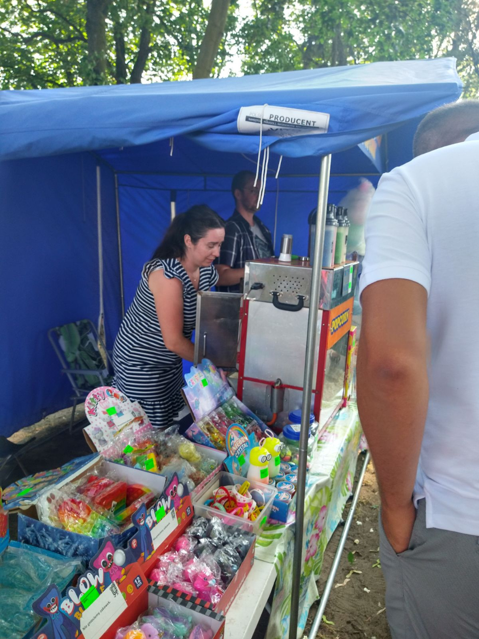 Kilkaset osób bawi się na Wiankach w Ciążeniu