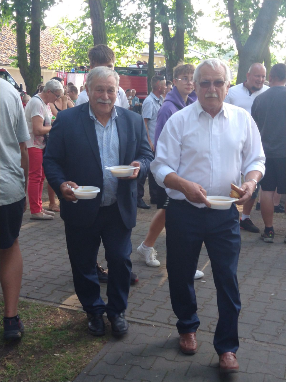 Kilkaset osób bawi się na Wiankach w Ciążeniu