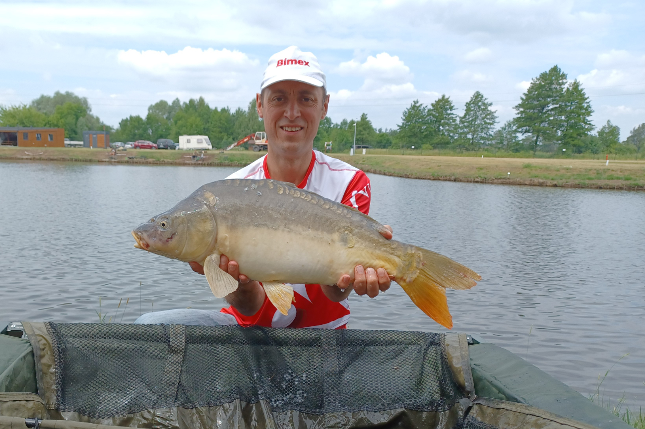 Łowili duże ryby. Kolejne zawody Mostostalu ZDJĘCIA