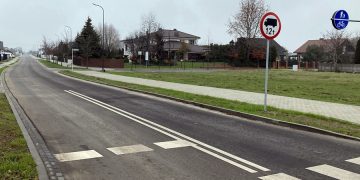 Pędzą na Sosnowej. „Czy władze gminy są gotowe wziąć odpowiedzialność…?”