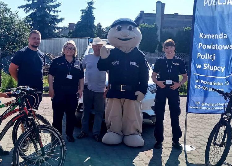 Z policjantami znakowali rowery