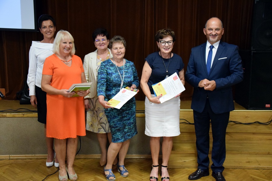 Ponad 700 godzin zajęć… Strzałkowski Uniwersytet Trzeciego Wieku zakończył rok ZDJĘCIA