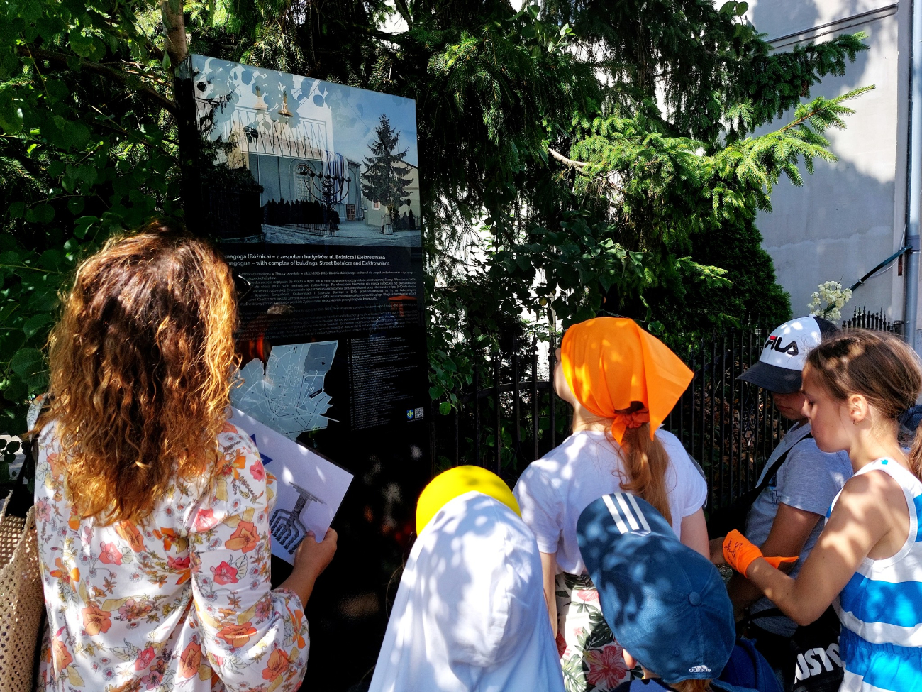 Spacer z przewodnikiem. Zwiedzali starą część miasta