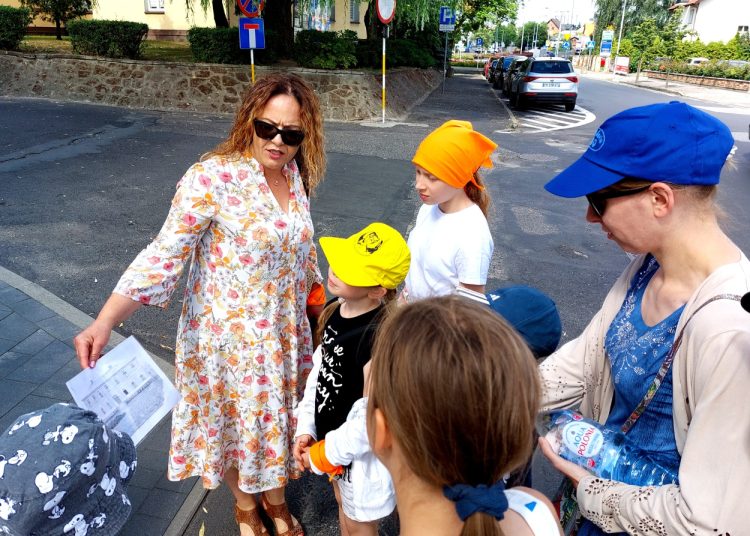 Spacer z przewodnikiem. Zwiedzali starą część miasta