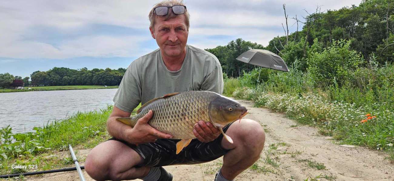 Powidzcy wędkarze na zawodach karpiowych