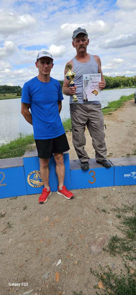 Powidzcy wędkarze na zawodach karpiowych