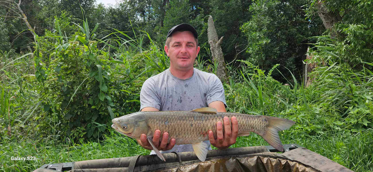 Powidzcy wędkarze na zawodach karpiowych