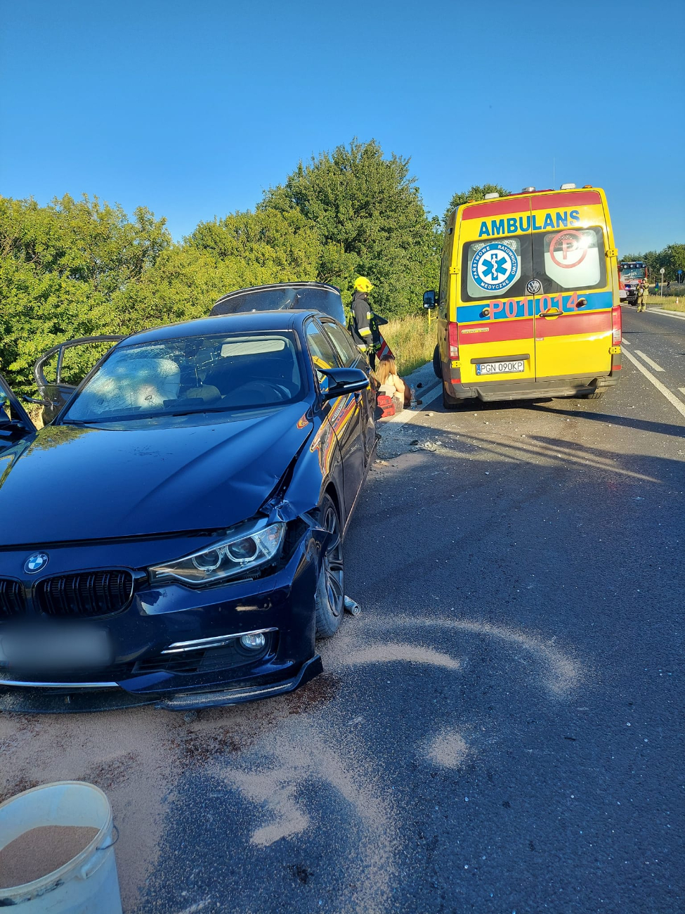 Rozbite samochody i przystanek ZDJĘCIA