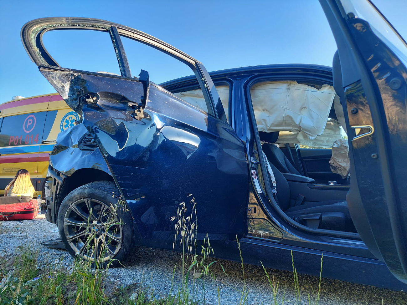 Rozbite samochody i przystanek ZDJĘCIA