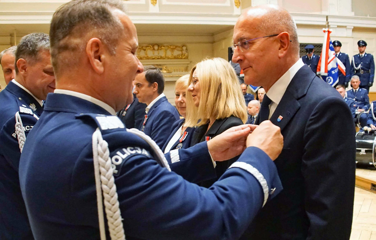 Wojewódzkie Święto Policji. Starosta i kierownik wyróżnieni
