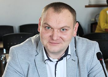 Radny nadal nie dostał dodatku. Pisze do ministerstwa