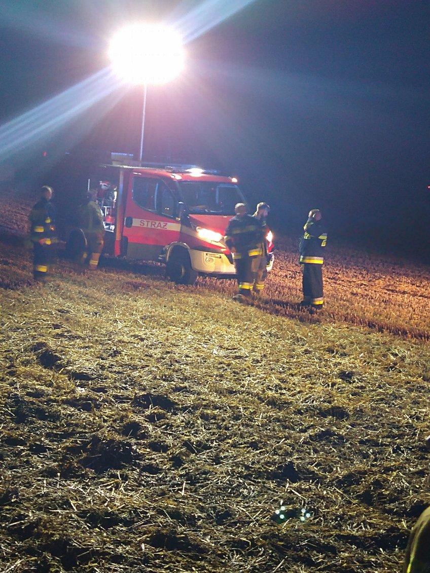 W nocy w Wierzbnie spłonęło pole pszenicy