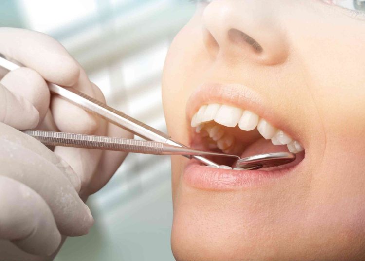 Jak dbać o higienę jamy ustnej, aby uniknąć chorób przyzębia?