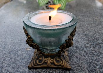 Wkłady olejowe do zniczy – dlaczego warto się na nie zdecydować?