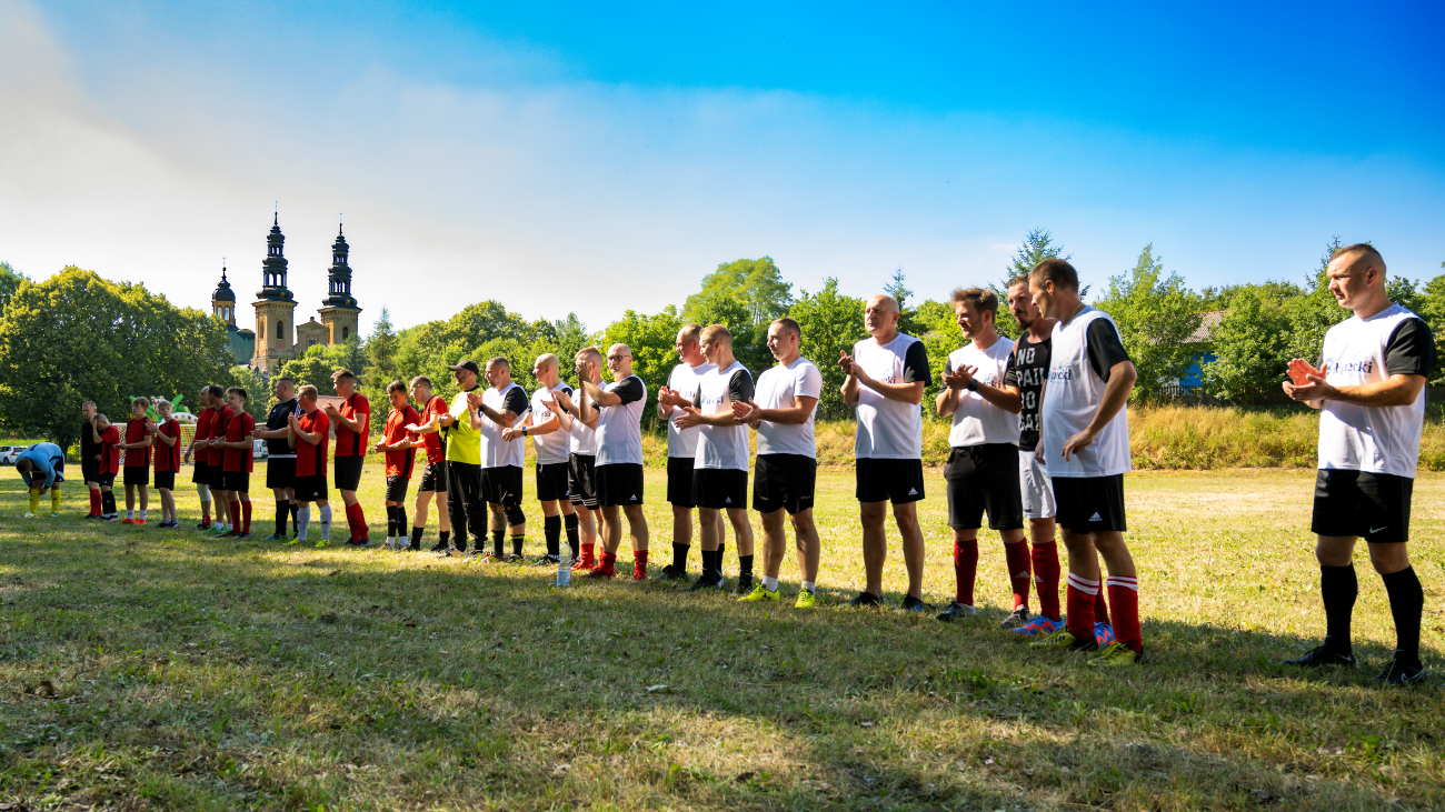 Tylko tam tak grają. Zobacz zdjęcia z niezwykłego meczu