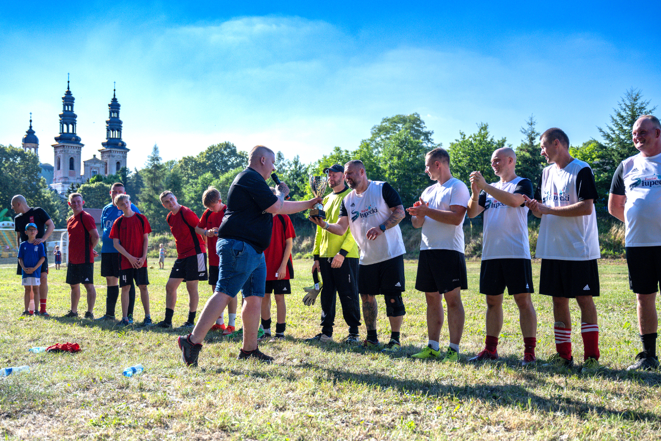 Tylko tam tak grają. Zobacz zdjęcia z niezwykłego meczu