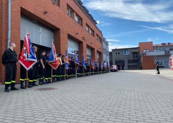 Nietypowe szkolenie strażaków. Uczyli, jak zachować się podczas uroczystości