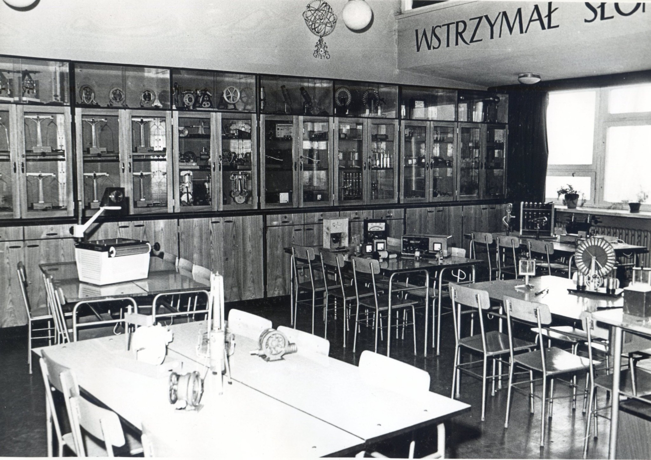 Szkoły już nie ma, ale są zdjęcia. Zobacz!