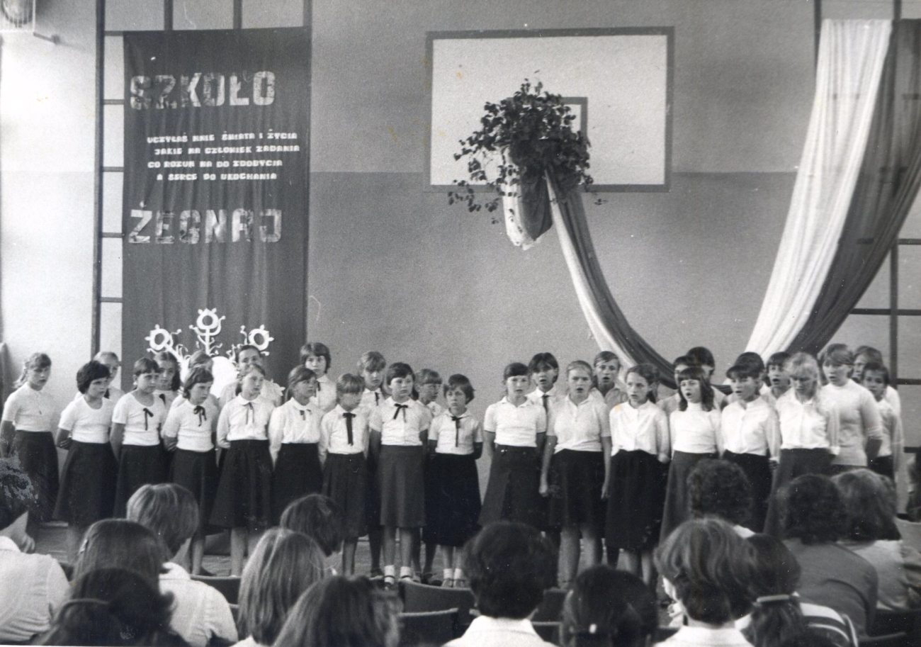 Szkoły już nie ma, ale są zdjęcia. Zobacz!