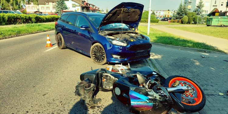 Groźnie na Pileckiego. Motocyklista w szpitalu