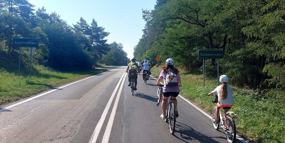 Sobota na rowerze. Poznali zakątki Powidzkiego Parku Krajobrazowego