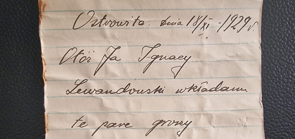 Niezwykłe znalezisko w Ostrowitem. Znaleźli butelkę, w niej list…